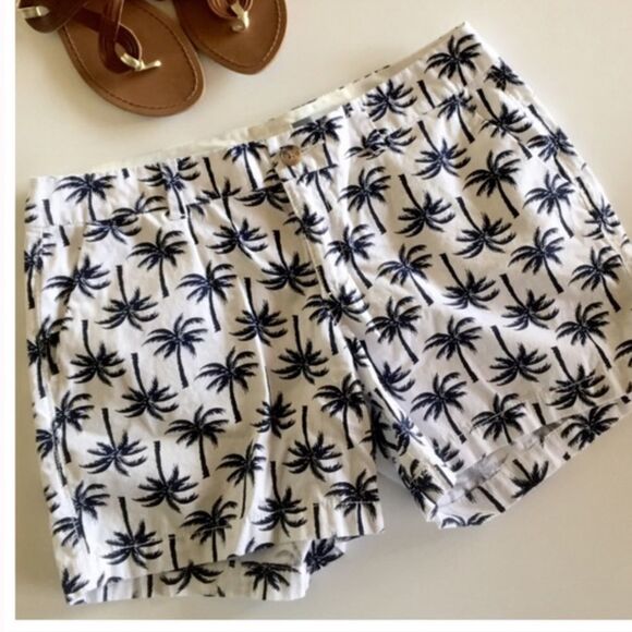 ✨ Navy blue and white palm tree print shorts✨ - Picture 3 of 5
